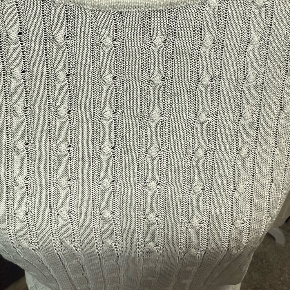 Elegant Cream/white Cable Knit Sweater - Picture 3 of 7